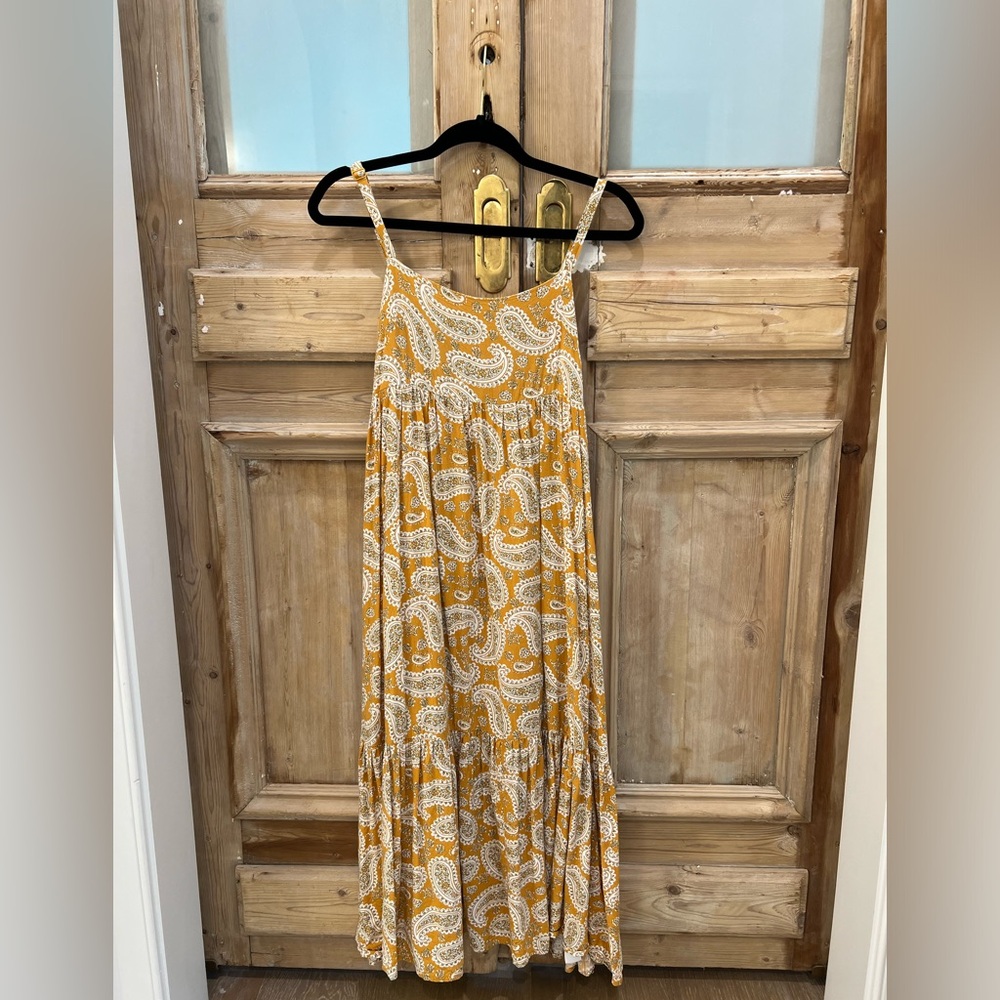 Carly Jean Los Angeles Maxi Dress, Orange Paisley Print size Small